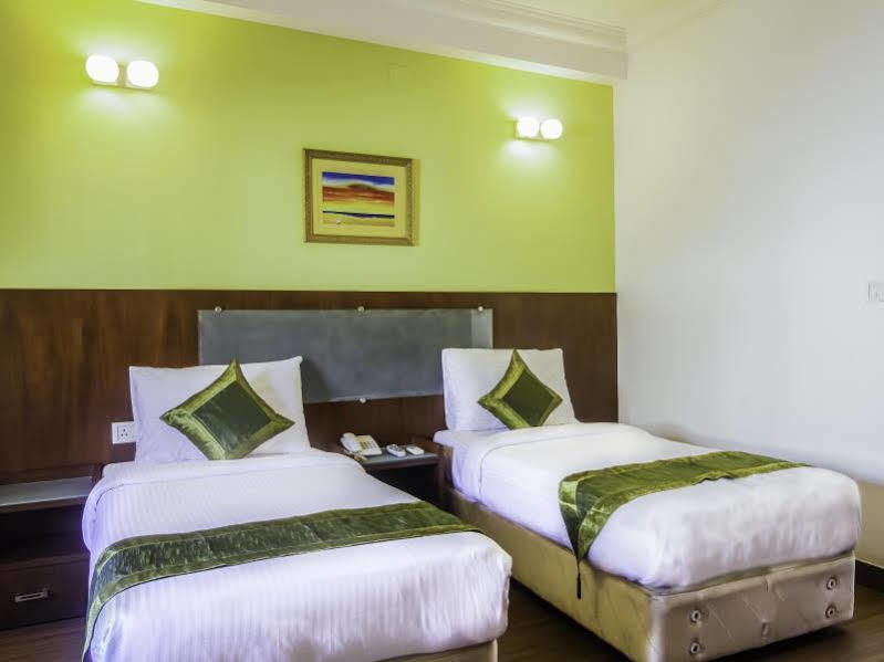 Treebo Angson Hotel Csennai Kültér fotó