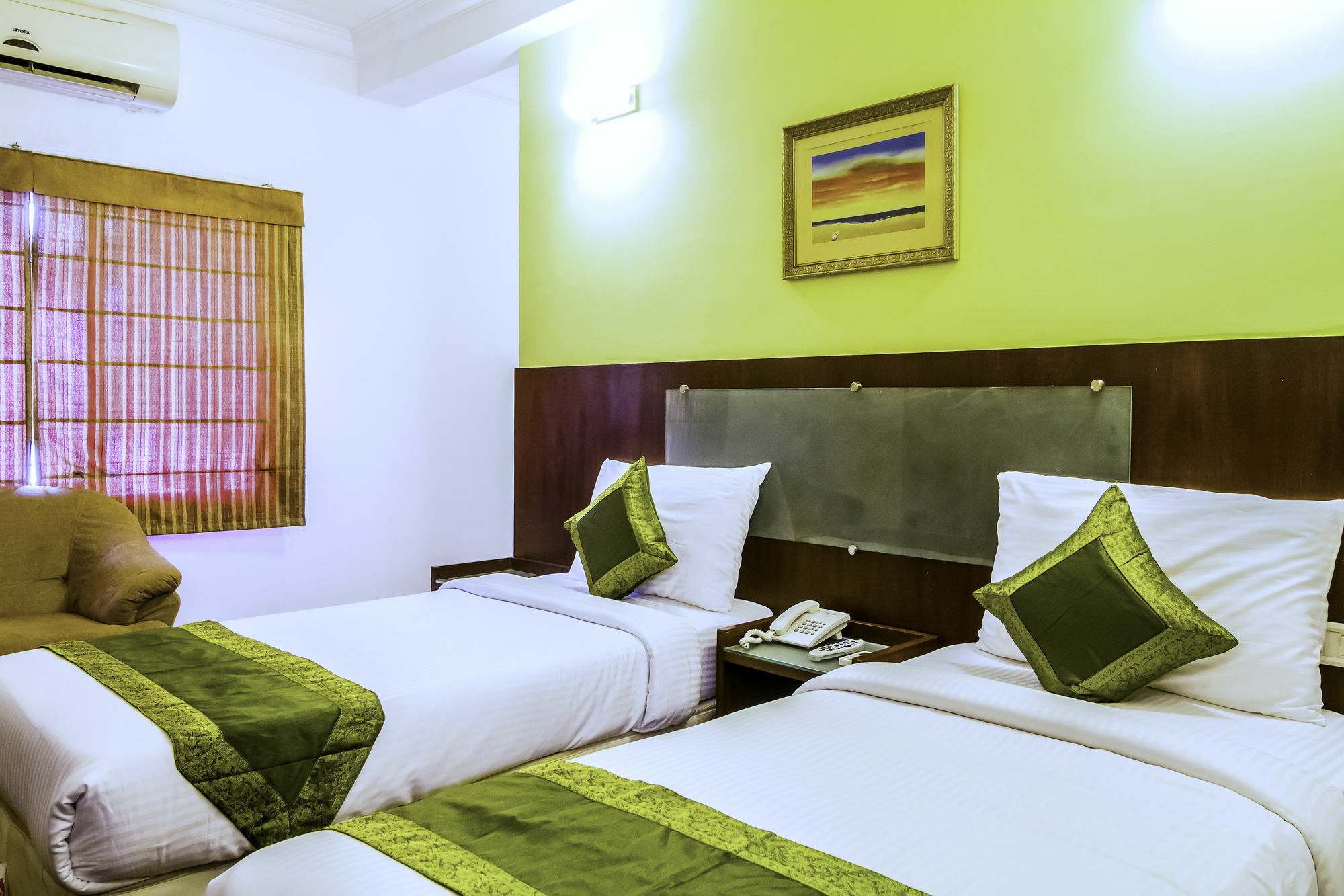 Treebo Angson Hotel Csennai Kültér fotó