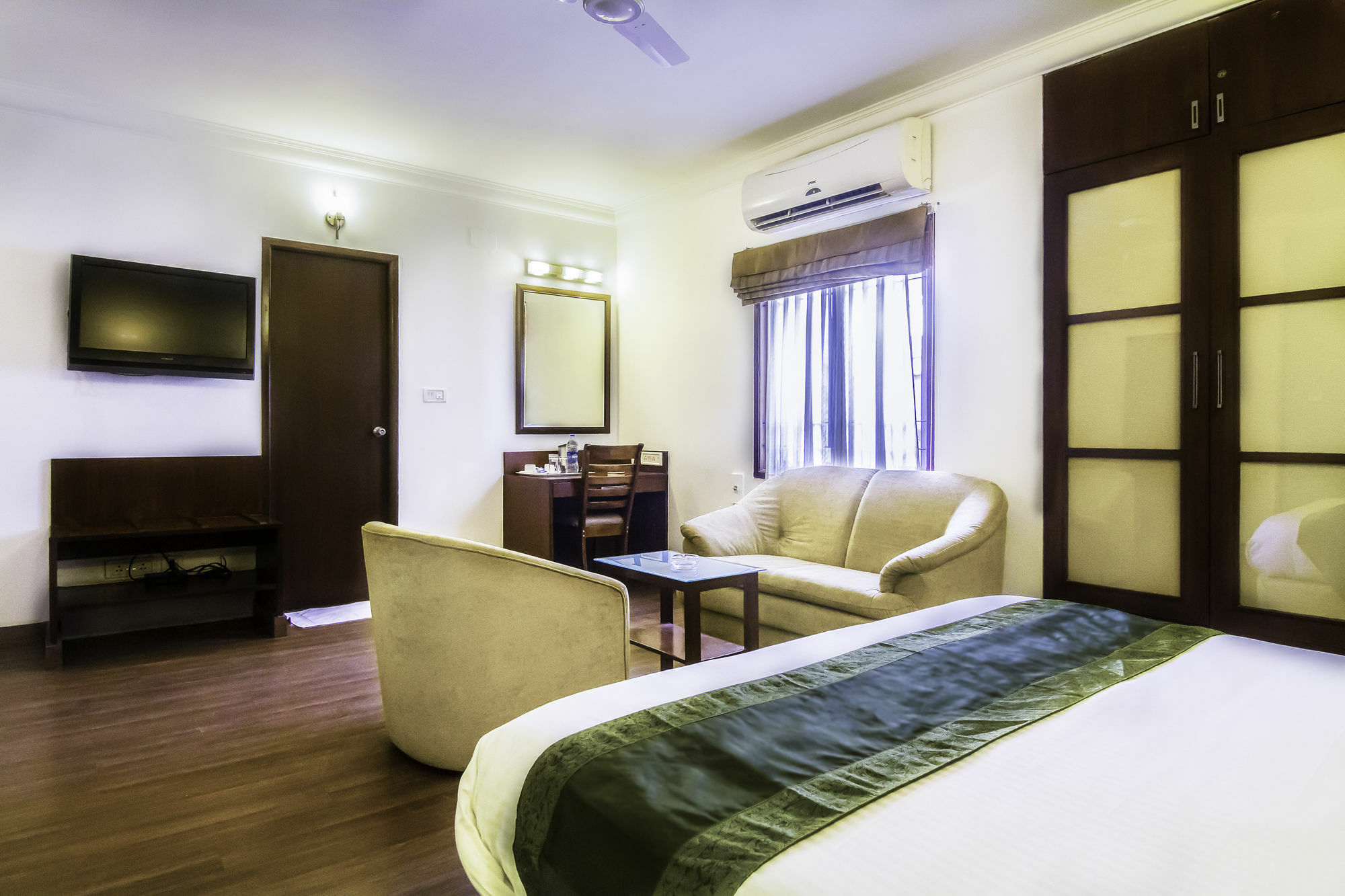 Treebo Angson Hotel Csennai Kültér fotó