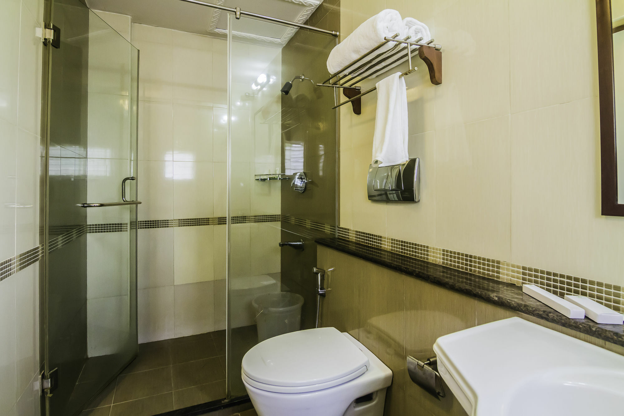 Treebo Angson Hotel Csennai Kültér fotó
